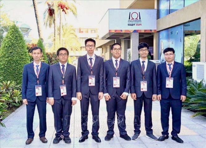 Với kết quả 100% thí sinh đoạt huy chương, Đội tuyển IOI Việt Nam đứng trong nhóm 4 nước và vùng lãnh thổ đạt kết quả cao nhất theo bảng tổng sắp huy chương, sau Mỹ, Nhật Bản và Ba Lan. Ảnh: TTXVN phát