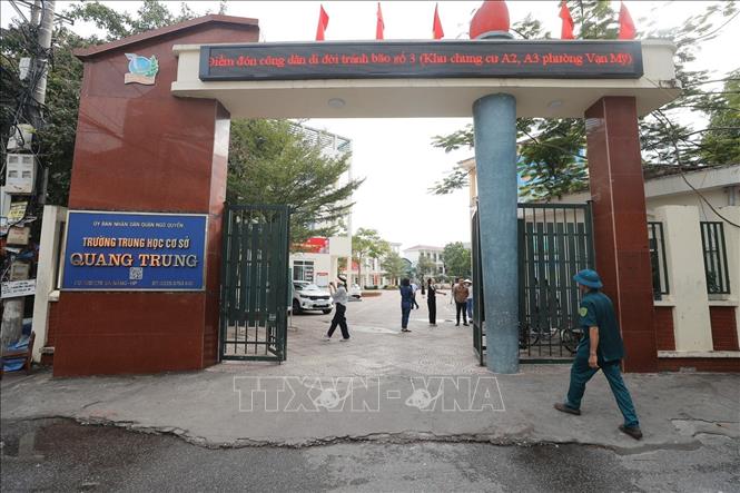 Học sinh trường THCS Quang Trung (quận Ngô Quyền) được nghỉ học thứ Bảy. Ảnh: Minh Quyết - TTXVN