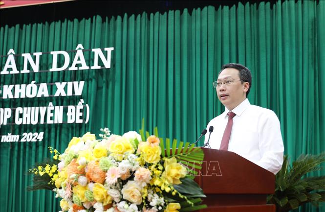 Tân Chủ tịch UBND tỉnh Thái Nguyên Nguyễn Huy Dũng phát biểu nhận nhiệm vụ. Ảnh: Hoàng Nguyên - TTXVN 
