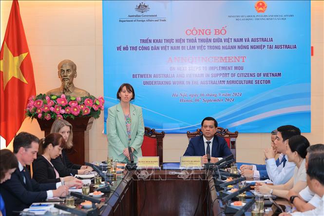 Phó Đại sứ Australia tại Việt Nam Renee Deschamps phát biểu. Ảnh: Hoàng Hiếu - TTXVN