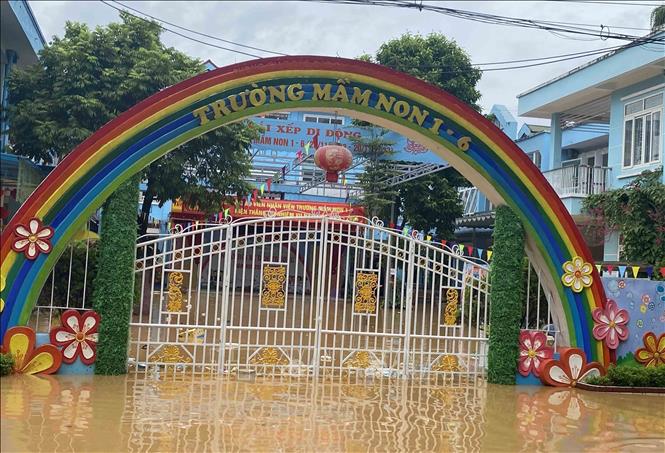 Trường mầm non 1/6, phường Hợp Giang, thành phố Cao Bằng ngập trong nước. Ảnh: Quốc Đạt - TTXVN
