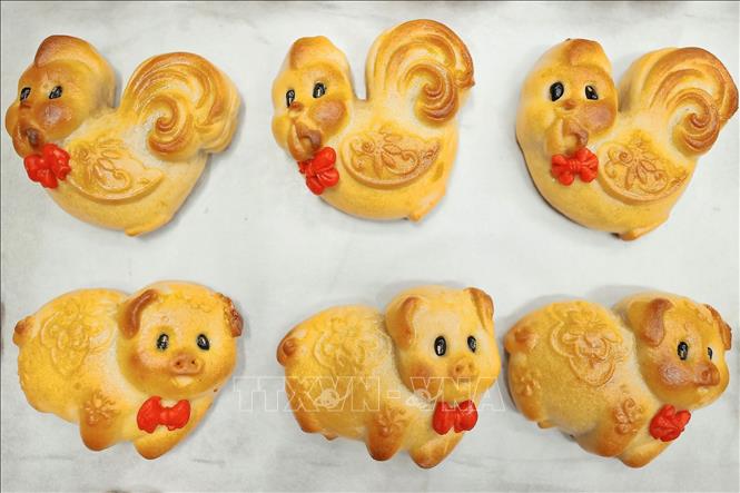 Những chiếc bánh trung thu hình thú ngộ ngĩnh. Ảnh: Minh Quyết – TTXVN