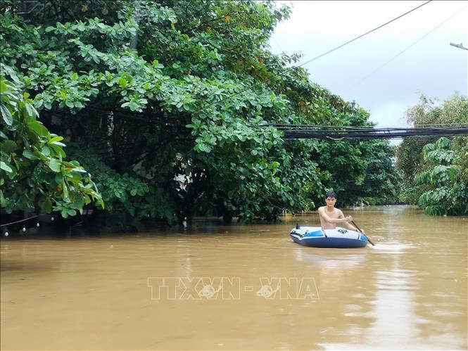 Thành phố Yên Bái chìm trong biển nước, sáng 10/9. Ảnh: Tuấn Anh - TTXVN