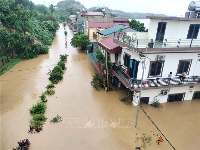 Tại thành phố Yên Bái đã có 7.934 ngôi nhà bị ngập úng. Ảnh: Tuấn Anh - TTXVN