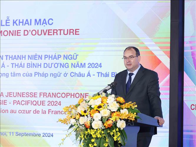 Fabien Méheust, Deputy Regional Director of the Francophone University Association (AUF) Projects in the Asia-Pacific speaks at the forum. VNA Photo: Phương Hoa 