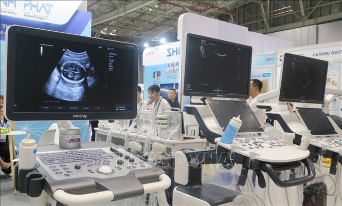 Medical devices on display at the exhibition. VNA Photo: Đinh Hằng