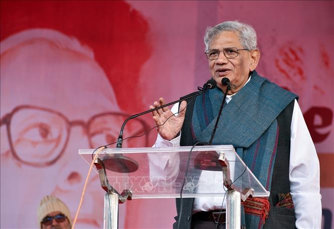 Tổng Bí thư Đảng Cộng sản Ấn Độ Marxist (CPI-M) Sitaram Yechury phát biểu tại một sự kiện ở bang Kolkata ngày 17/1/2024. Ảnh: ANI/TTXVN
