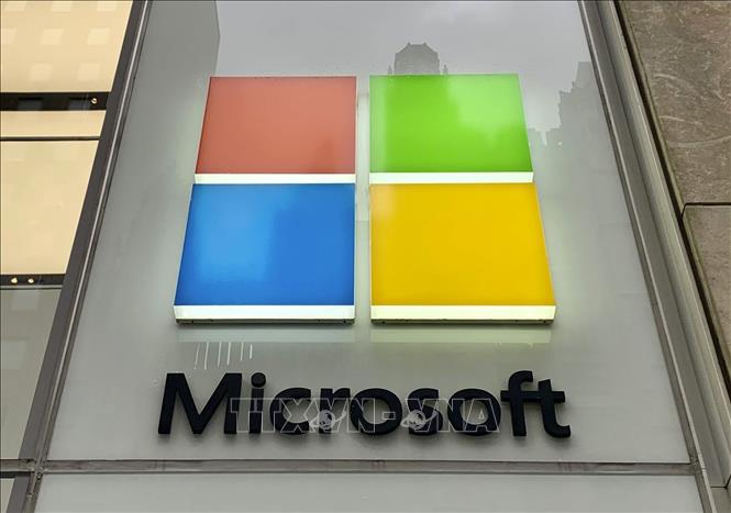 Biểu tượng Microsoft tại một cửa hàng ở New York, Mỹ. Ảnh: Kyodo/TTXVN
