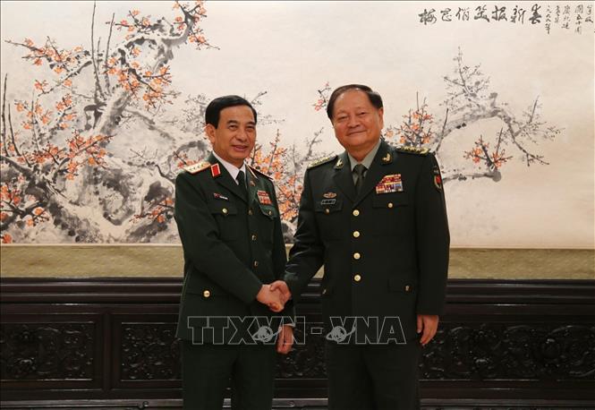 Minister of National Defence General Phan Van Giang meets with Vice Chairman of the Central Military Commission of China Zhang Youxia. VNA/Photo by courtesy