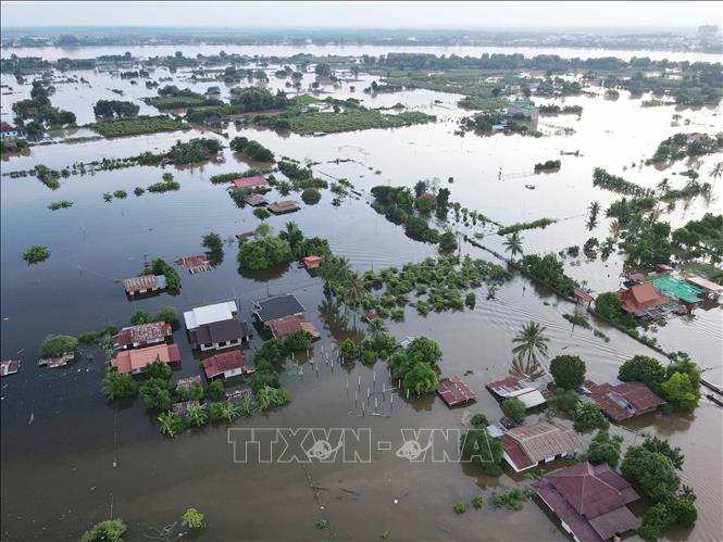Một khu vực ở quận Hadxaifong, thủ đô Viêng Chăn bị ngập. Ảnh: Đỗ Bá Thành - PV TTXVN tại Lào