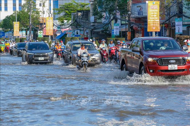 Đường phố ở Cần Thơ bị ngập trong đợt triều cường tháng 10/2023. Ảnh tư liệu: Thanh Liêm - TTXVN