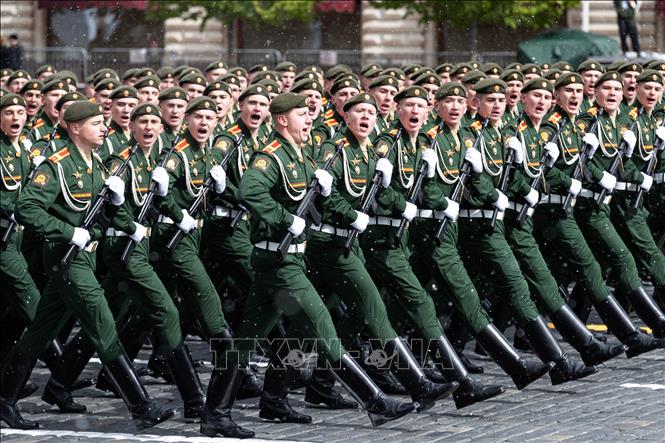 Quân nhân Nga duyệt binh kỷ niệm 79 năm Ngày Chiến thắng, trên Quảng trường Đỏ ở Moskva, ngày 9/5/2024. Ảnh: THX/TTXVN