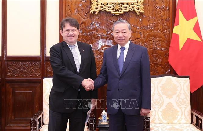 Tổng Bí thư, Chủ tịch nước Tô Lâm tiếp Đại sứ Cộng hòa Áo tại Việt Nam Philippo Agathonnos. Ảnh: Lâm Khánh - TTXVN