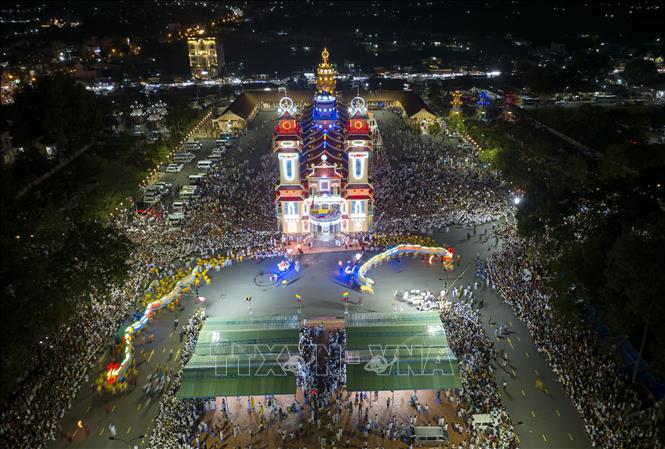 Đại lễ Hội yến Diêu Trì Cung là Đại lễ lớn nhất trong năm của đạo Cao Đài. Ảnh: Giang Phương - TTXVN