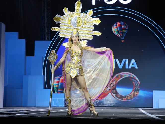 A contestant from Bolivia at the show. VNA Photo: Thùy Dung