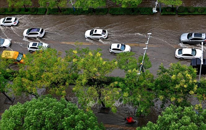 Một tuyến phố bị ngập sau trận mưa lớn do ảnh hưởng của bão Pulasan tại Thượng Hải, Trung Quốc, ngày 20/9/2024. Ảnh: THX/TTXVN