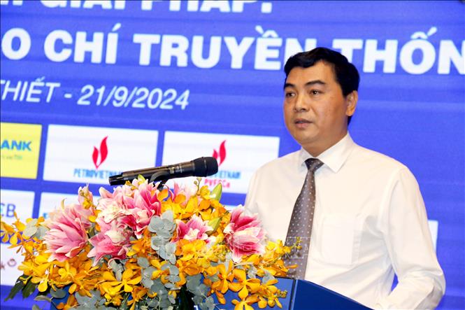 Đồng chí Nguyễn Hoài Anh - Ủy viên Dự khuyết Ban Chấp hành Trung ương Đảng, Bí thư Tỉnh ủy Bình Thuận phát biểu tại Diễn đàn. Ảnh: Nguyễn Thanh - TTXVN