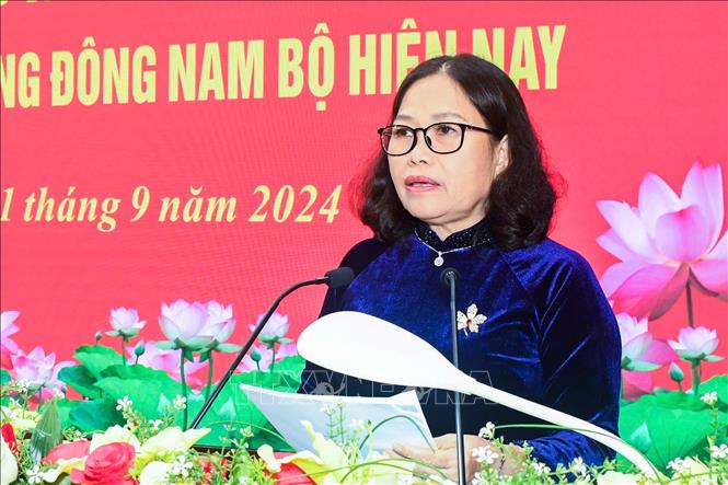 Bà Nguyễn Thị Yến, Phó Bí thư Thường trực Tỉnh ủy-Trưởng đoàn Đại biểu Quốc hội tỉnh Bà Rịa-Vũng Tàu phát biểu chào mừng tại Hội thảo khoa học chủ đề “Xây dựng và thực hiện chuẩn mực văn hóa lãnh đạo, quản lý trong hệ thống chính trị ở vùng Đông Nam Bộ hiện nay”. Ảnh: Huỳnh Sơn-TTXVN
