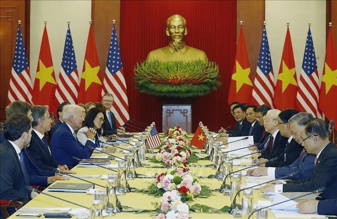 Hội đàm cấp cao giữa Tổng Bí thư Nguyễn Phú Trọng và Tổng thống Joe Biden diễn ra chiều 10/9/2023, tại Hà Nội đã mang lại nhiều kết quả hết sức tốt đẹp, thể hiện qua việc thông qua Tuyên bố chung về nâng tầm quan hệ Việt Nam-Hoa Kỳ lên Đối tác Chiến lược Toàn diện vì hòa bình, hợp tác, phát triển bền vững. Ảnh: Trí Dũng - TTXVN