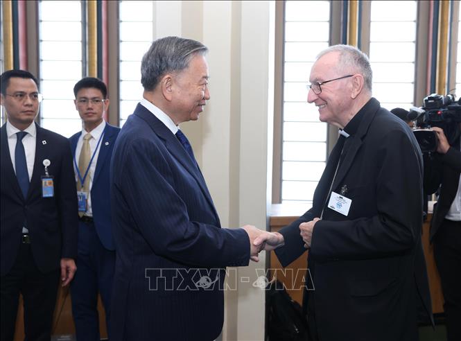 Tổng Bí thư, Chủ tịch nước Tô Lâm gặp Thủ tướng Tòa thánh Vatican, Hồng y Pietro Parolin. Ảnh: Lâm Khánh - TTXVN