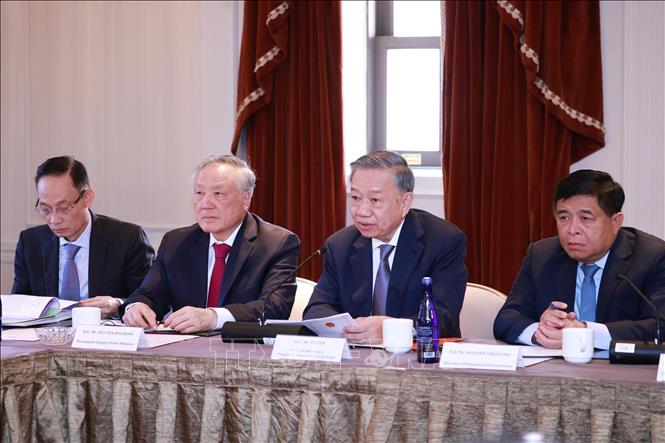 Party General Secretary and State President To Lam speaks at the seminar. VNA Photo: Lâm Khánh