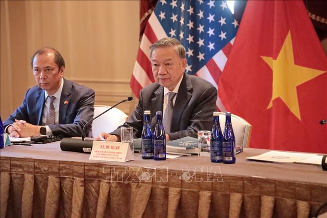 Party General Secretary and State President To Lam meets with leaders of the Communist Party USA, left-wing organisations in the US and friends of Vietnam. VNA Photo: Thanh Tuấn