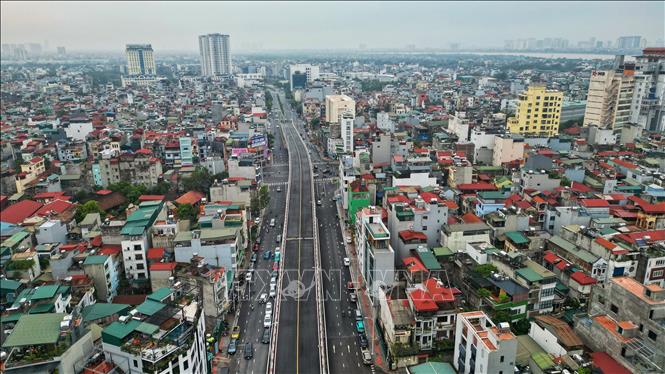 Công trình sau khi hoàn thành sẽ tạo ra tuyến đường thông suốt từ cầu Đông Trù đi qua các phường Thượng Thanh, Ngọc Thụy, Ngọc Lâm, Bồ Đề, Long Biên, Thạch Bàn nối với cao tốc Hà Nội - Hải Phòng. Ảnh: Tuấn Anh - TTXVN