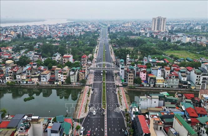 Đoạn đường chạy qua hồ Tai Trâu kéo dài. Ảnh: Tuấn Anh - TTXVN