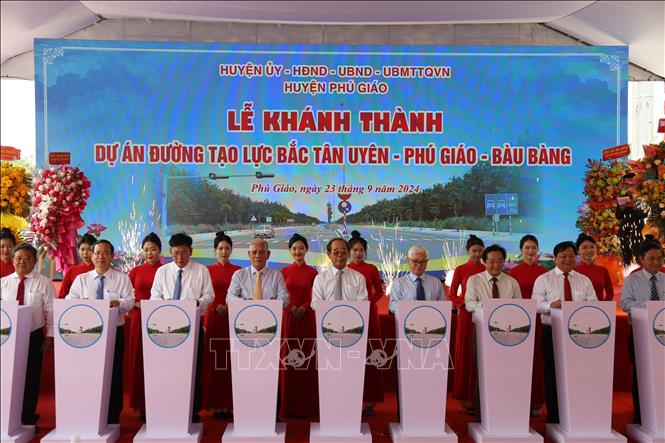 Khánh thành tuyến đường tạo lực Bắc Tân Uyên – Phú Giáo – Bàu Bàng. Ảnh: Huyền Trang - TTXVN 
