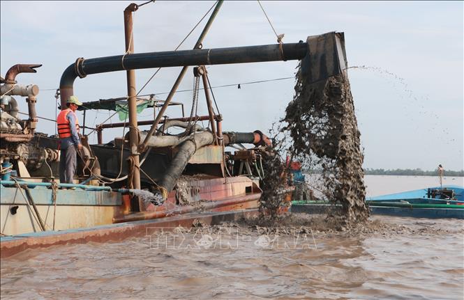  Mỏ cát MS03 (sông Hậu) đã khai thác trên 2.000 m3. Ảnh: Tuấn Phi-TTXVN