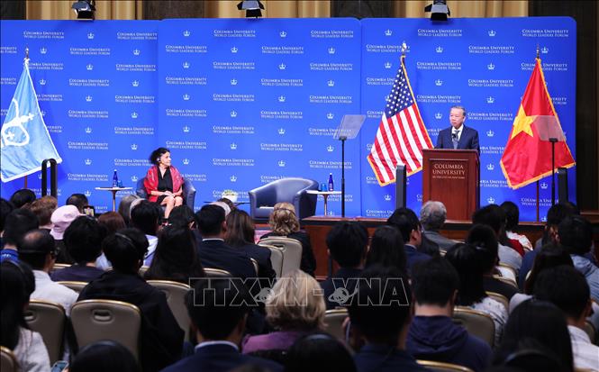 Party General Secretary and State President To Lam delivers a policy speech at the Columbia University in New York on September 23. VNA Photo: Lâm Khánh
