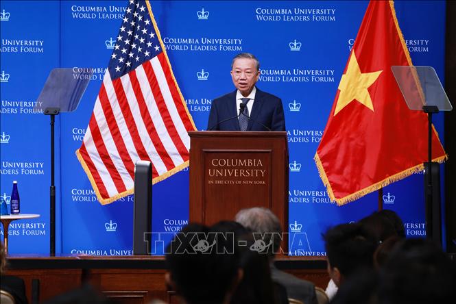 Party General Secretary and State President To Lam delivers a policy speech at the Columbia University in New York on September 23. VNA Photo: Lâm Khánh