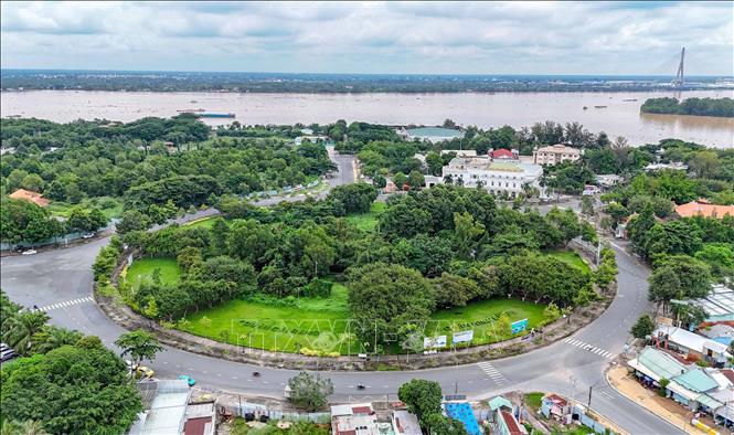 Khu đất vòng xoay cồn Cái Khế có diện tích hơn 23.000m2 sẽ được đấu giá năm 2024. Ảnh: Thanh Liêm - TTXVN