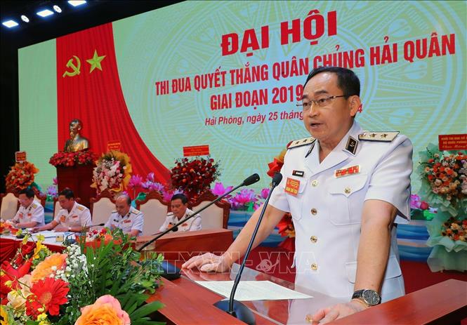 Phó Đô đốc Trần Thanh Nghiêm, Ủy viên Trung ương Đảng, Ủy viên Quân ủy Trung ương, Tư lệnh Quân chủng Hải quân phát biểu khai mạc đại hội. Ảnh: Trọng Đức - TTXVN