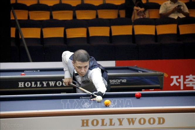 Các cơ thủ thi đấu tại Giải Billiards carom 3 băng vô địch cá nhân thế giới lần thứ 76. Ảnh: Nguyễn Thanh - TTXVN