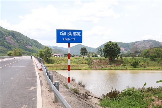 Nước từ nhánh sông Bà Đài (là một nhánh nằm ở thượng nguồn sông Kỳ Lộ) sẽ là nguồn vận hành thủy điện Khe Cách, Sơn Hòa 1 và Sơn Hòa 2. Ảnh: Xuân Triệu – TTXVN 
