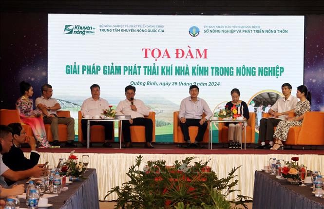 Đại diện cơ quan quản lý nhà nước, đơn vị nghiên cứu phát biểu tại Tọa đàm. Ảnh: Tá Chuyên – TTXVN