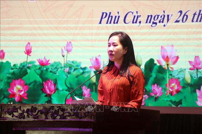 Phó Chủ nhiệm Ủy ban Kinh tế của Quốc hội, Đại biểu Quốc hội khóa XV tỉnh Hưng Yên Đoàn Thị Thanh Mai phát biểu tại buổi tiếp xúc cử tri. Ảnh: Mai Ngoan-TTXVN