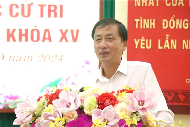 Ông Nguyễn Hùng Nam, Phó Chủ tịch UBND tỉnh Hưng Yên  phát biểu tại buổi tiếp xúc cử tri. Ảnh: Mai Ngoan-TTXVN