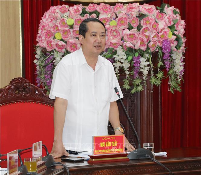 Ông Mai Văn Tuất, Phó Bí thư Thường trực Tỉnh ủy Ninh Bình phát biểu tại hội nghị. Ảnh: Thùy Dung - TTXVN