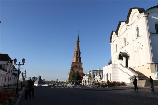 Tháp nghiêng Suyumbike nằm trong trong khuôn viên cung điện Kremlin Kazan. Ảnh: Lê Quang Vinh - PV TTXVN tại Nga