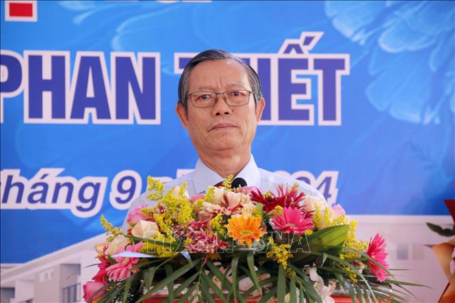 Ông Phan Văn Đăng, Phó Chủ tịch Thường trực Ủy ban nhân dân tỉnh Bình Thuận phát lệnh Dự án Chung cư sông Cà Ty, thành phố Phan Thiết. Ảnh: Nguyễn Thanh - TTXVN