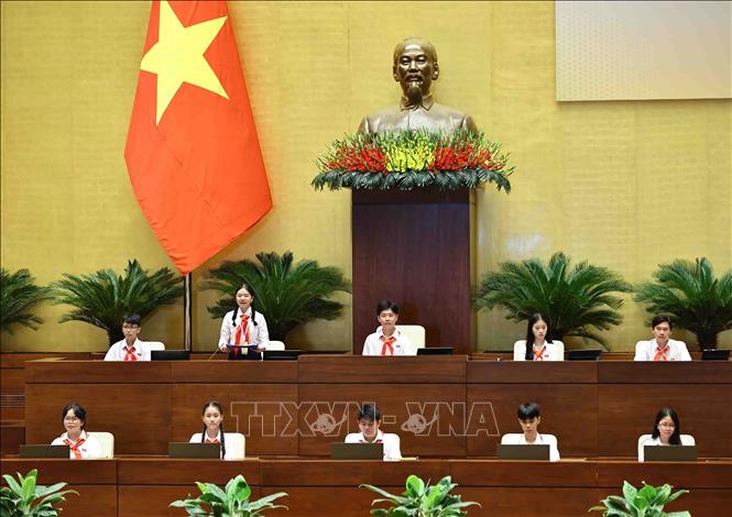 Đoàn chủ tịch điều hành phiên họp. Ảnh: Minh Đức – TTXVN

