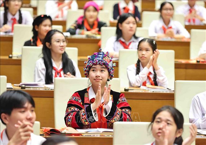 Đại biểu trẻ em dự phiên họp giả định 