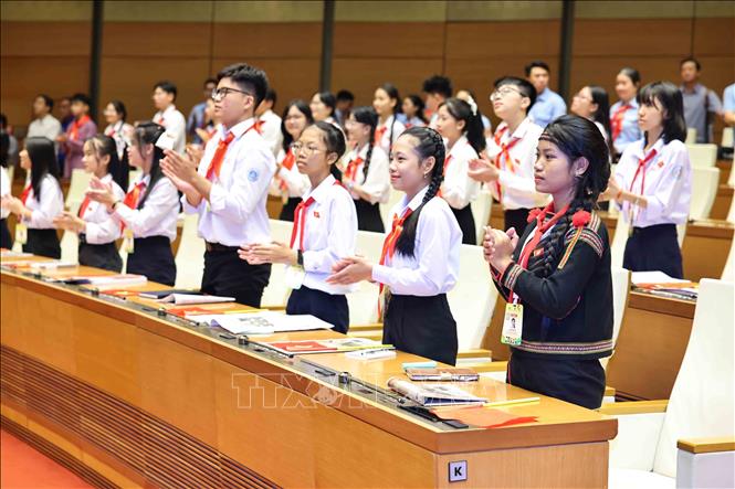 Đại biểu trẻ em dự phiên họp giả định 