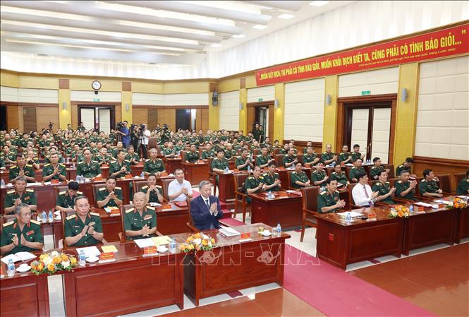 Tổng Bí thư, Chủ tịch nước Tô Lâm dự và làm việc với Tổng cục II, Bộ Quốc phòng. Ảnh: Trí Dũng – TTXVN
