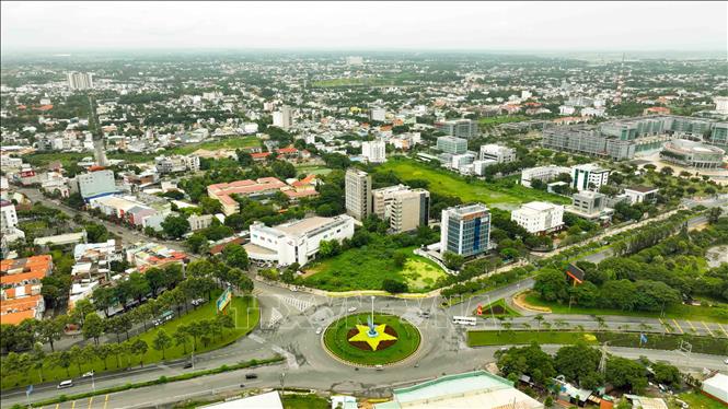 Đường QL51 đoạn đi qua khu hành chính tỉnh Bà Rịa - Vũng Tàu ở thành phố Bà Rịa. Ảnh: Vũ Sinh - TTXVN