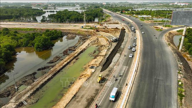 Dự án nâng cấp mở rộng đường ven biển đoạn giao cắt với QL 51 (đoạn từ thành phố Bà Rịa đi thành phố Vũng Tàu). Ảnh: Vũ Sinh – TTXVN