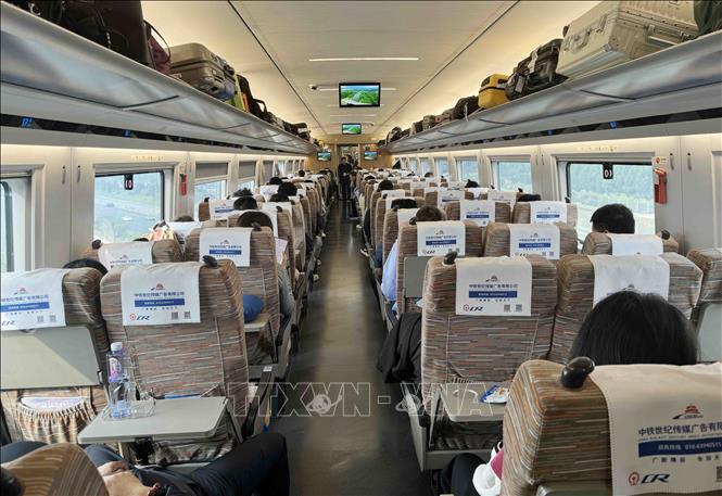 Người dân Trung Quốc có xu hướng chọn đường sắt cao tốc là phương tiện di chuyển chính. Ảnh: Công Tuyên-PV TTXVN tại Trung Quốc