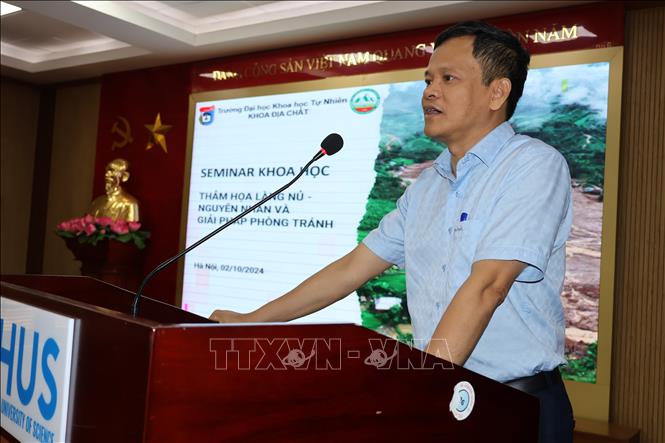 Giáo sư, Tiến sỹ Đỗ Minh Đức, Trưởng bộ môn Địa kỹ thuật và Phát triển hạ tầng, Khoa Địa chất, Trường Đại học Khoa học Tự nhiên, Đại học Quốc gia Hà Nội phát biểu. Ảnh: Diệu Thúy - TTXVN